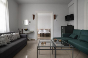 Polytimon, an Athenian neoclassical apartment